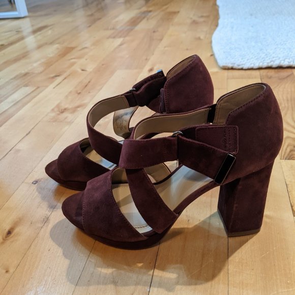 Maroon Suede Chunk Heel - Picture 1 of 3